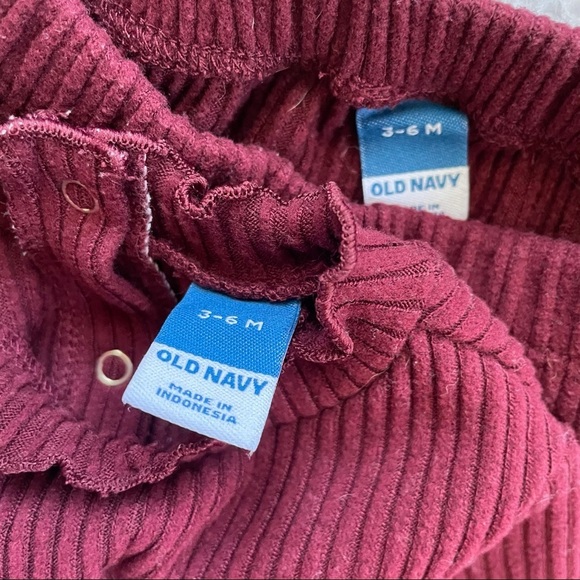 Old Navy Ribbed Set & Gap Bodysuit Bundle - Picture 6 of 6